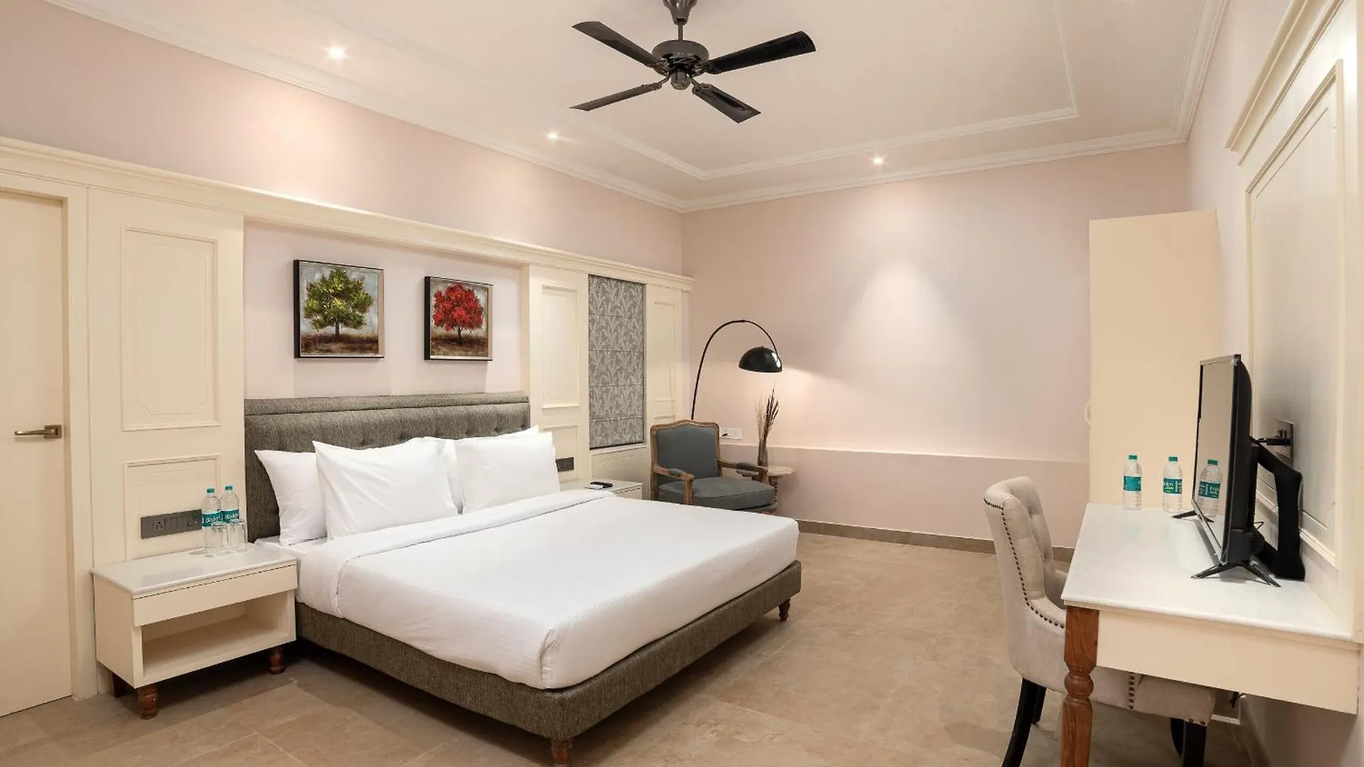 1 Amiras - Entire Villa At Fateh Sagar, أُودايبور 0*,